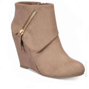 Rebel By Zigi Ksenia Taupe Tan Wedge Booties Size 10 Women’s Boots